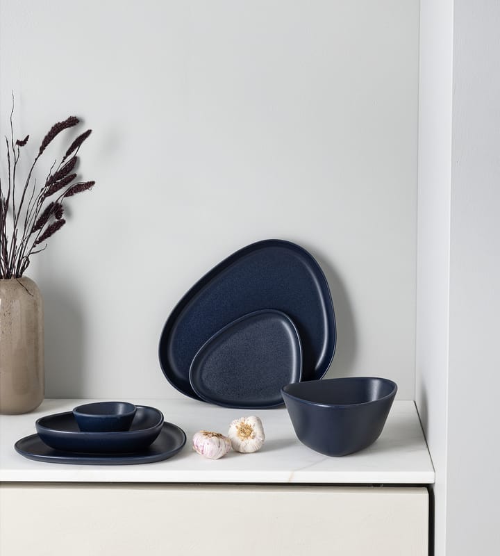 Plato Curve Stoneware 26x30 cm, Navy blue LIND DNA