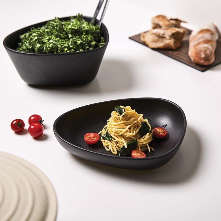 Plato hondo 1 Curve Stoneware 9x22 cm, Black LIND DNA