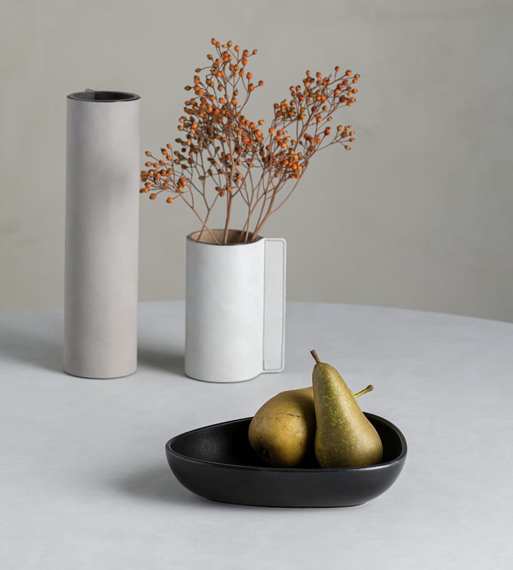 Plato hondo 1 Curve Stoneware 9x22 cm, Black LIND DNA