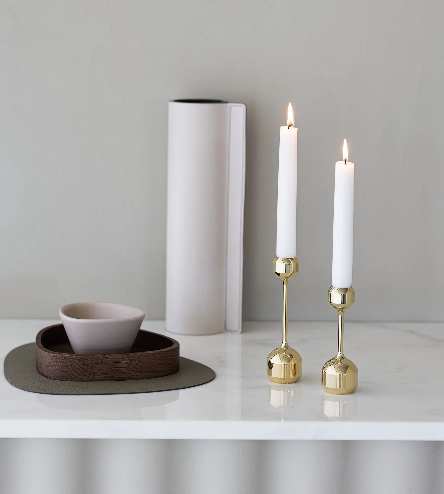 Set de 2 candelabros Silhouette, Dorado LIND DNA