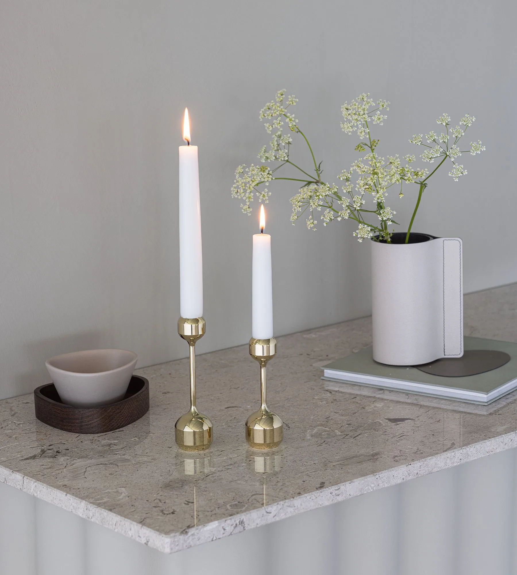 Set de 2 candelabros Silhouette, Dorado LIND DNA