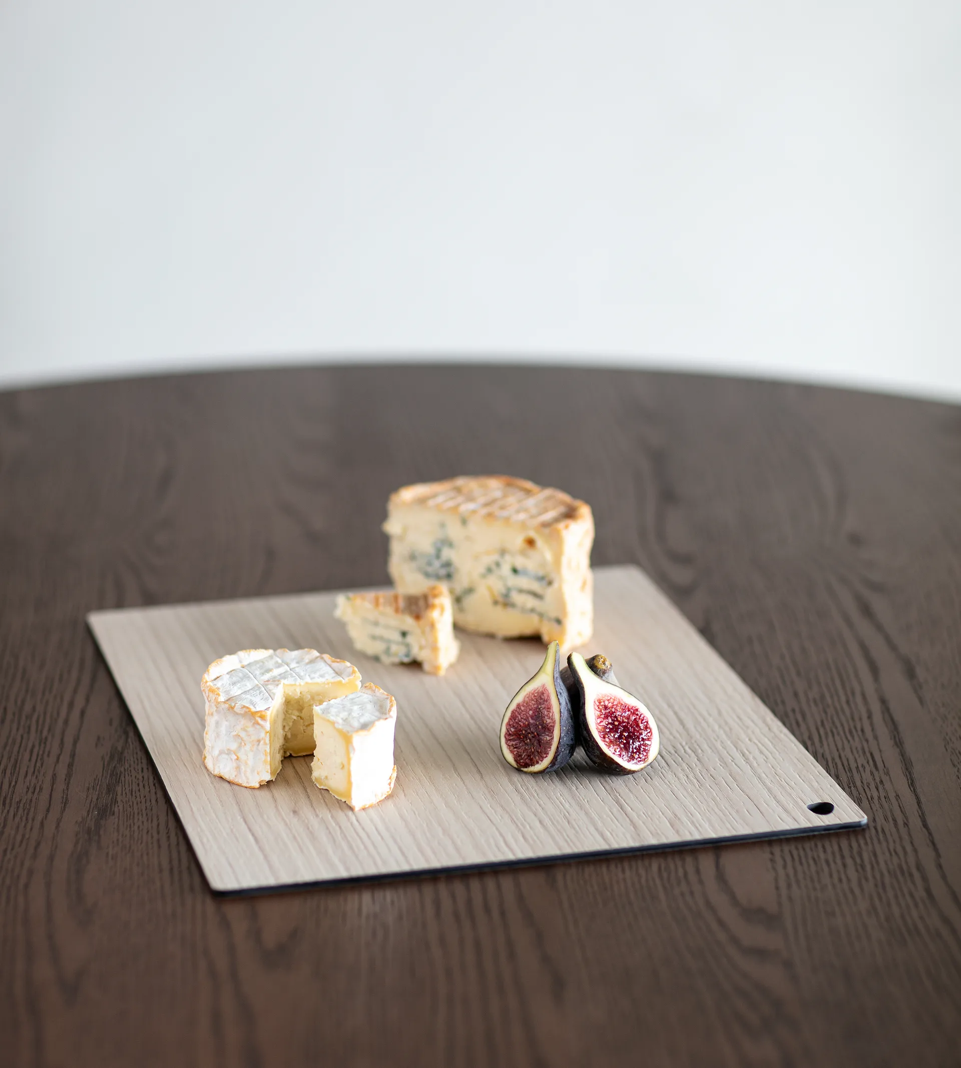 Tabla de cortar Cut & Serve cuadrada L, fresno LIND DNA