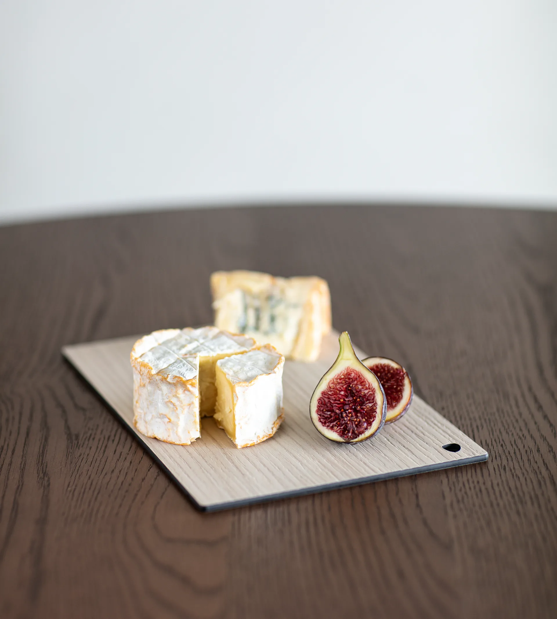 Tabla de cortar Cut & Serve cuadrada S, fresno LIND DNA