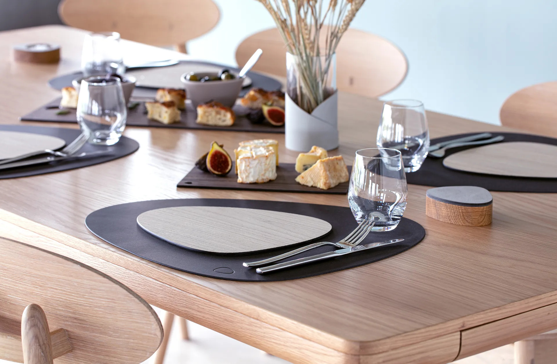 Tabla de cortar Cut & Serve curva S, fresno LIND DNA