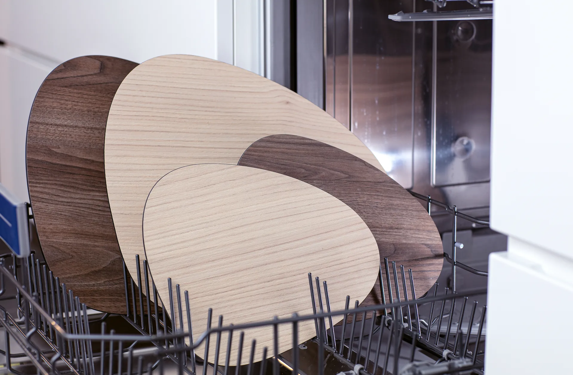 Tabla de cortar Cut & Serve curva S, fresno LIND DNA