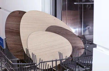 Tabla de cortar Cut & Serve curva S - fresno - LIND DNA