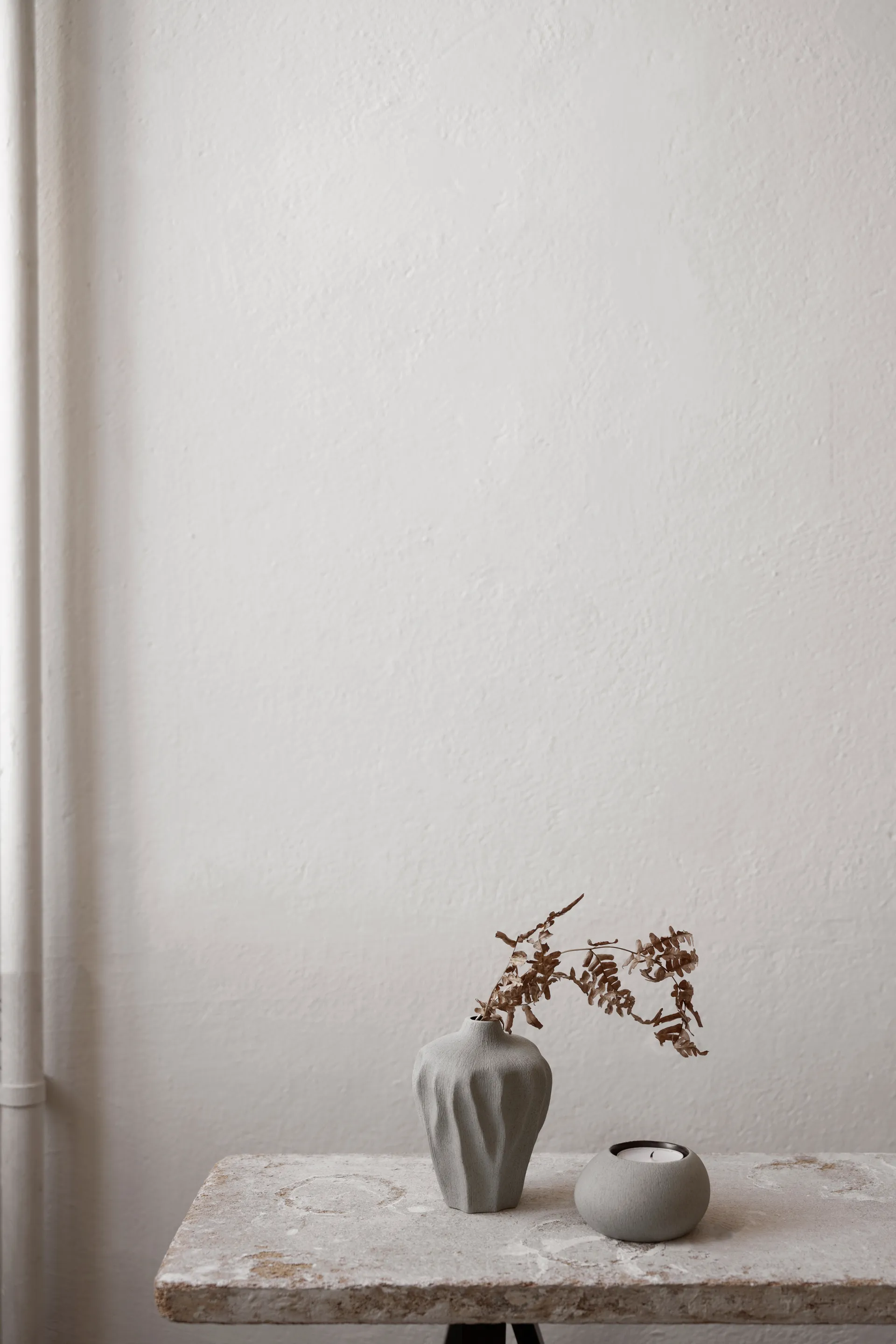 Portavelas Asti, Sand grey Lindform