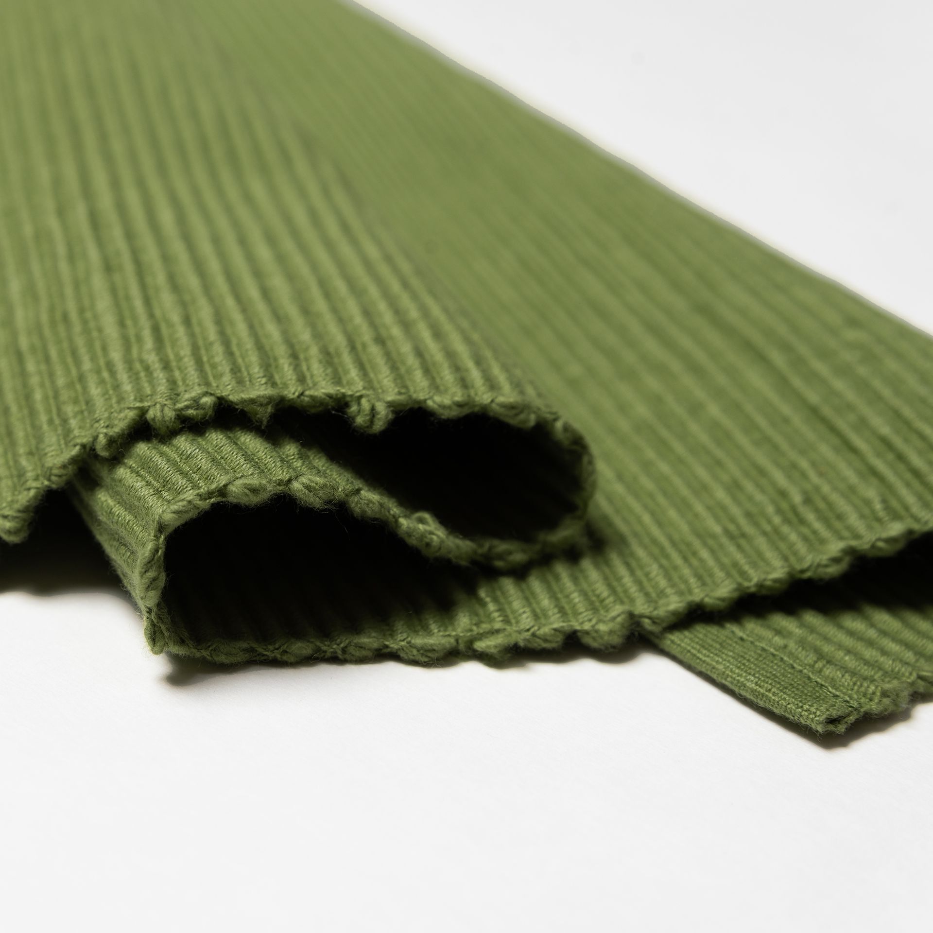Corredor de mesa Uni 45x150 cm, Verde musgo Linum