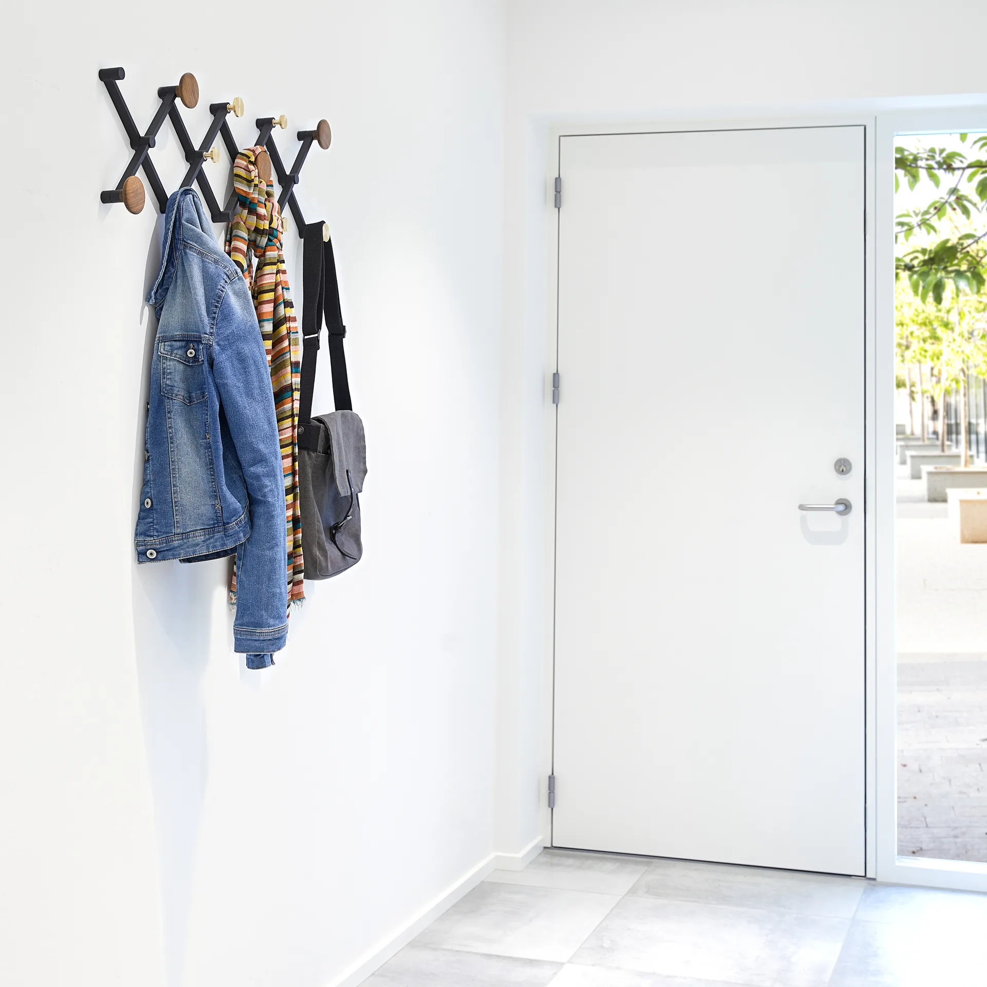 Perchero X•TEND, nogal LoCa