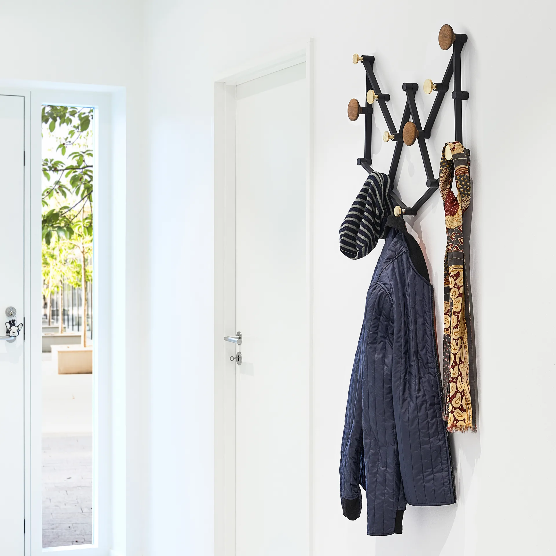 Perchero X•TEND, nogal LoCa