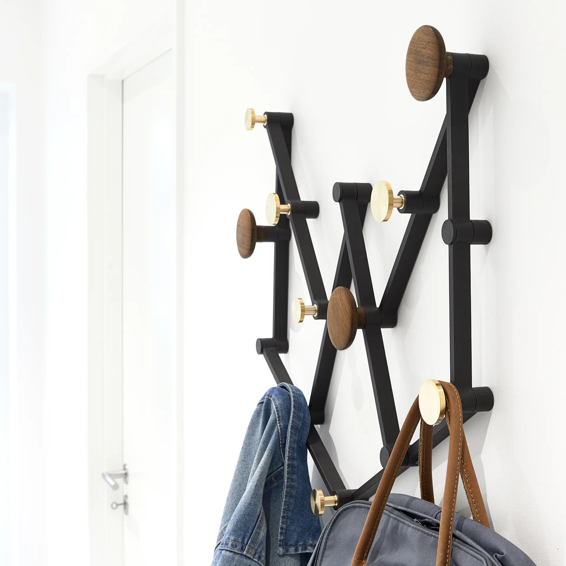 Perchero X•TEND, nogal LoCa