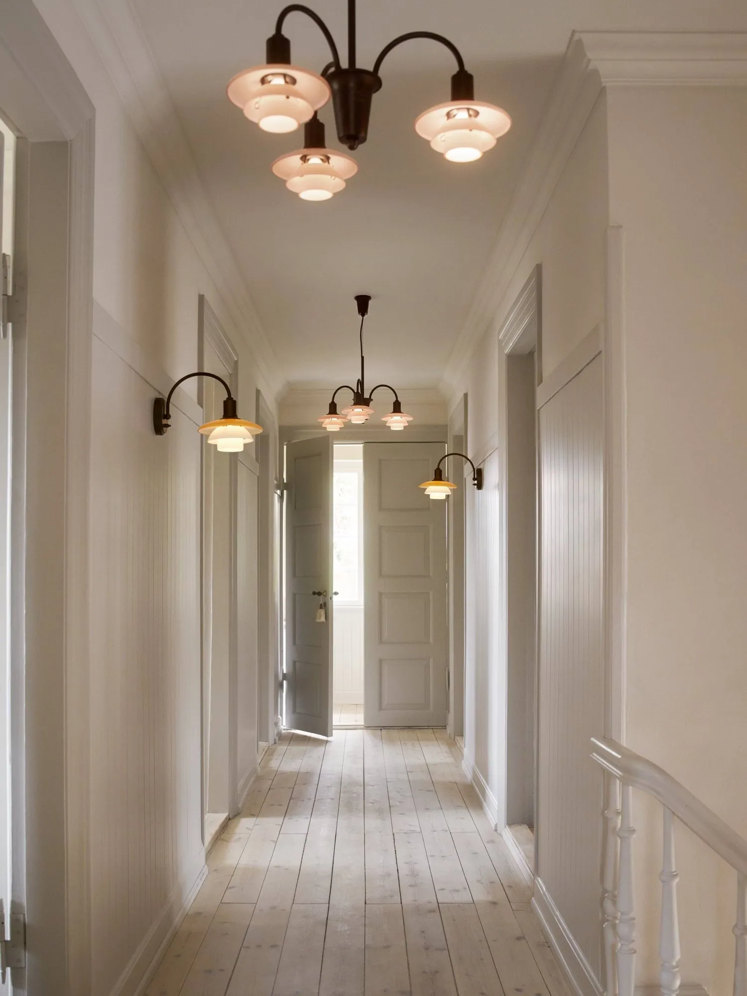 Aplique PH 2/2 Centenary Edition, Amber-opal white, fast installation Louis Poulsen