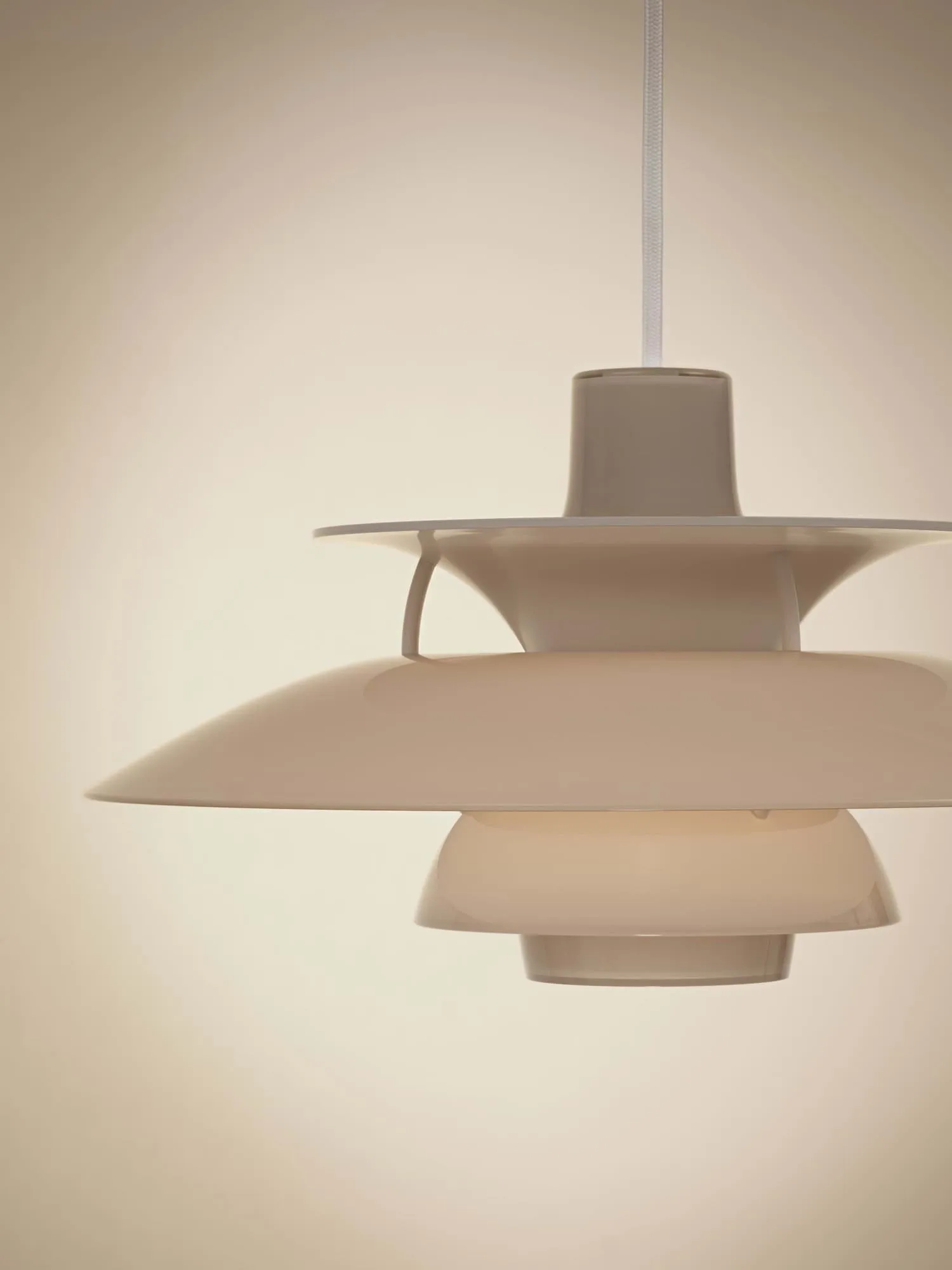 Lámpara colgante PH 5 de Ø32 cm, Opal beige Louis Poulsen