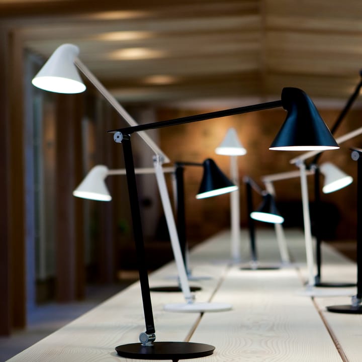 Lámpara de escritorio NJP - Blanco, pin ø40 cm, 3000k - Louis Poulsen