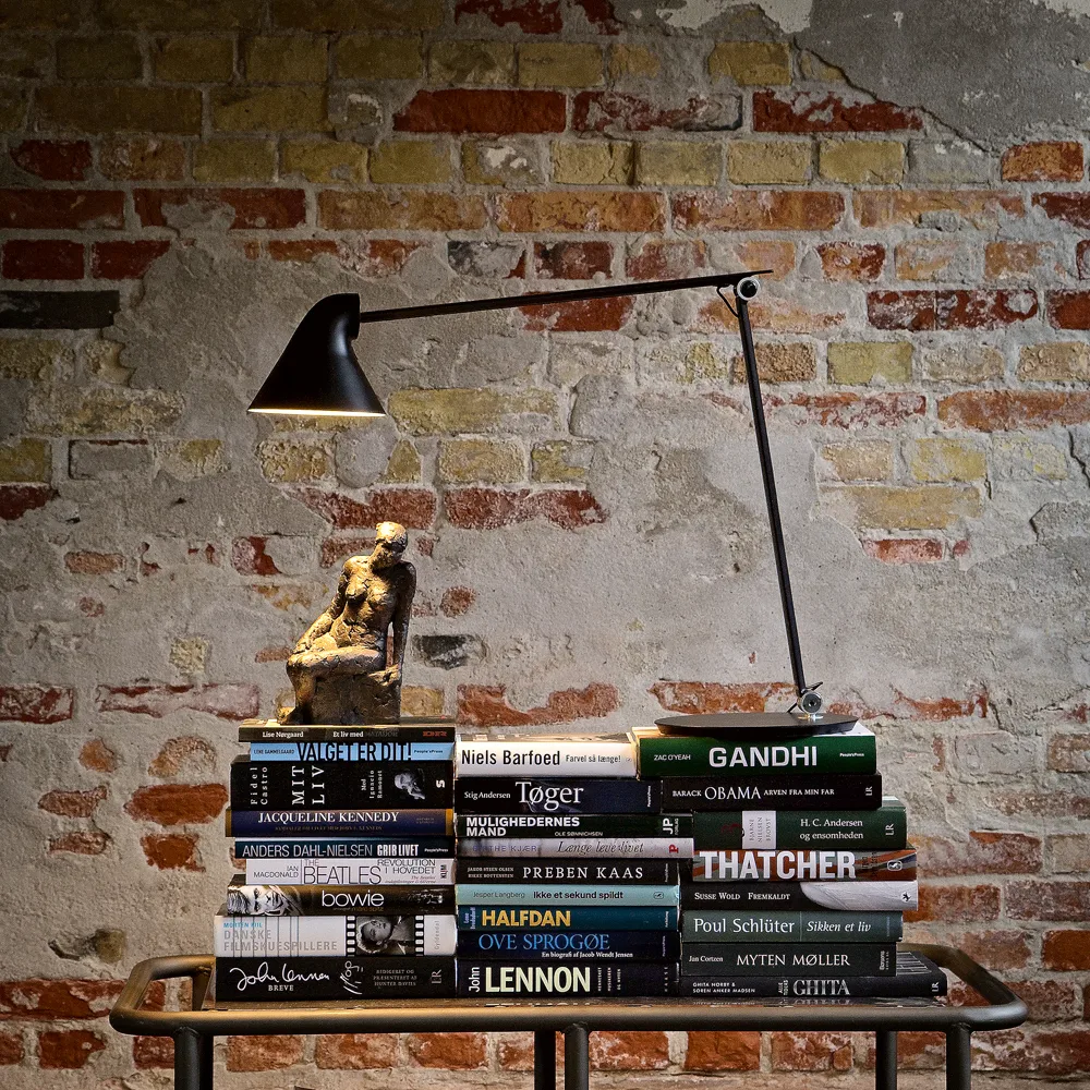 Lámpara de escritorio NJP, Gris claro, clip, 3000k Louis Poulsen