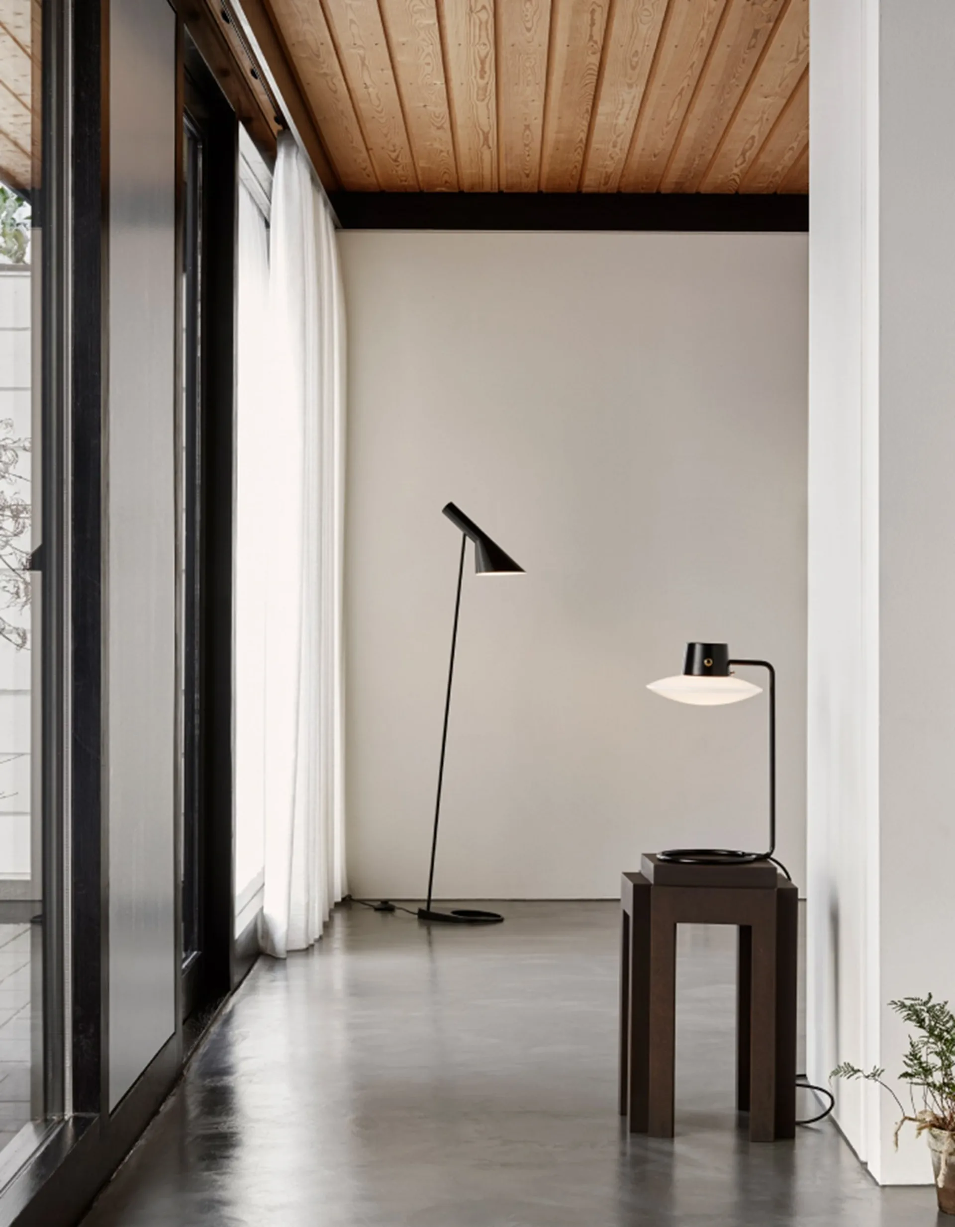 Lámpara de mesa AJ Oxford 41 cm negro, Negro Louis Poulsen