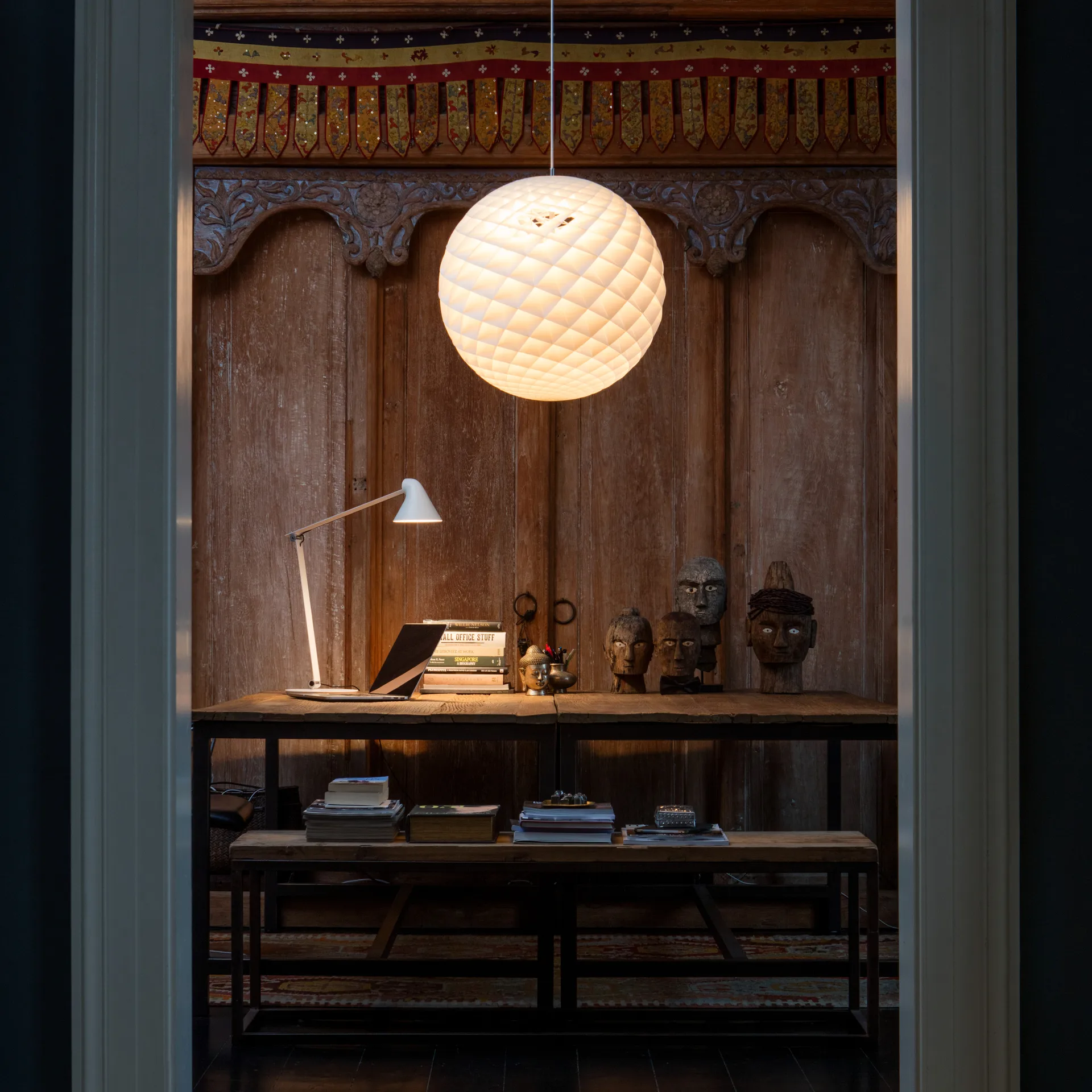 Lámpara de mesa NJP, Blanco Louis Poulsen