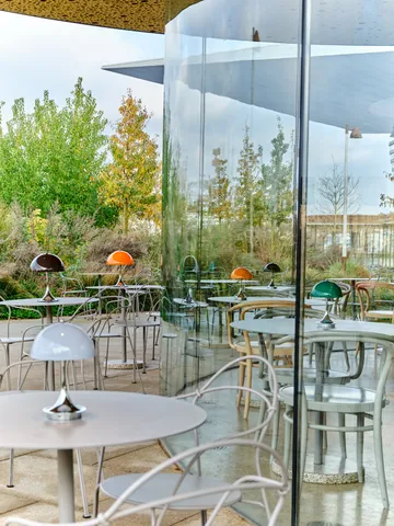 Lámpara de mesa Panthella 160 Portable v3 - Original Opal Orange - Louis Poulsen