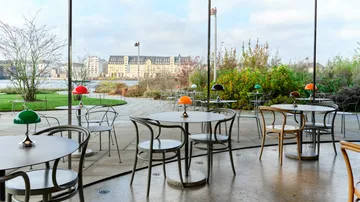 Lámpara de mesa Panthella 160 Portable v3 - Original Opal Red - Louis Poulsen