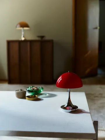 Lámpara de mesa Panthella 160 Portable v3 - Original Opal Red - Louis Poulsen