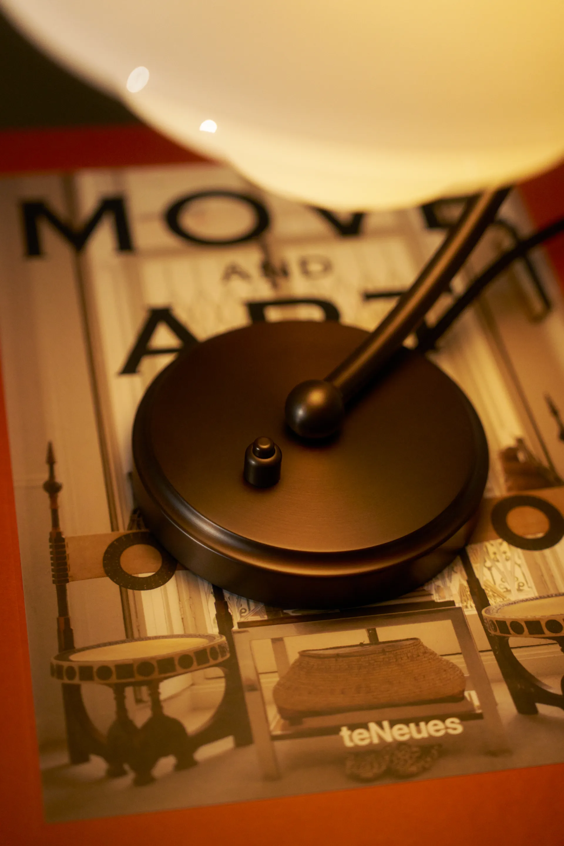 Lámpara de mesa PH 2/2 Luna, Aged brass-vidrio opalino Louis Poulsen