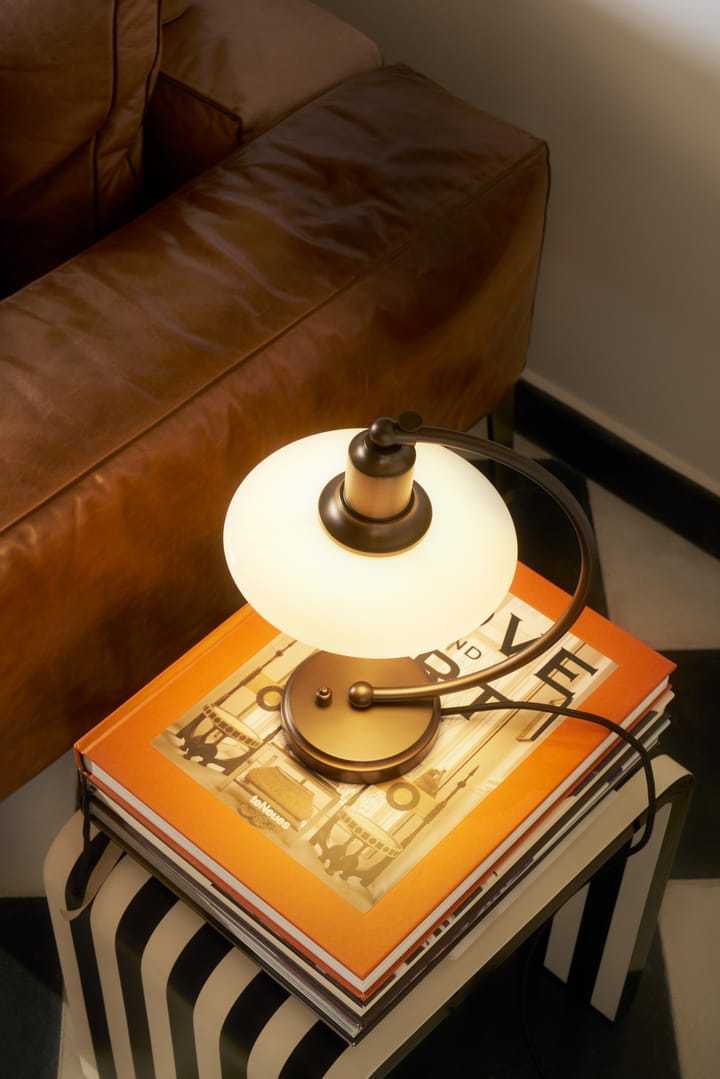 Lámpara de mesa PH 2/2 Luna, Aged brass-vidrio opalino Louis Poulsen