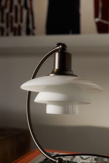 Lámpara de mesa PH 2/2 Luna - Aged brass-vidrio opalino - Louis Poulsen