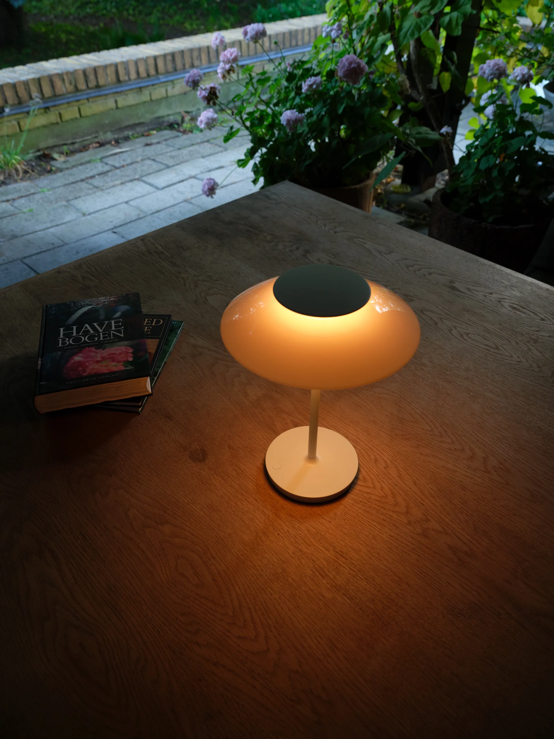 Lámpara de mesa PH 80 portátil , Opal blanco, blanco Louis Poulsen