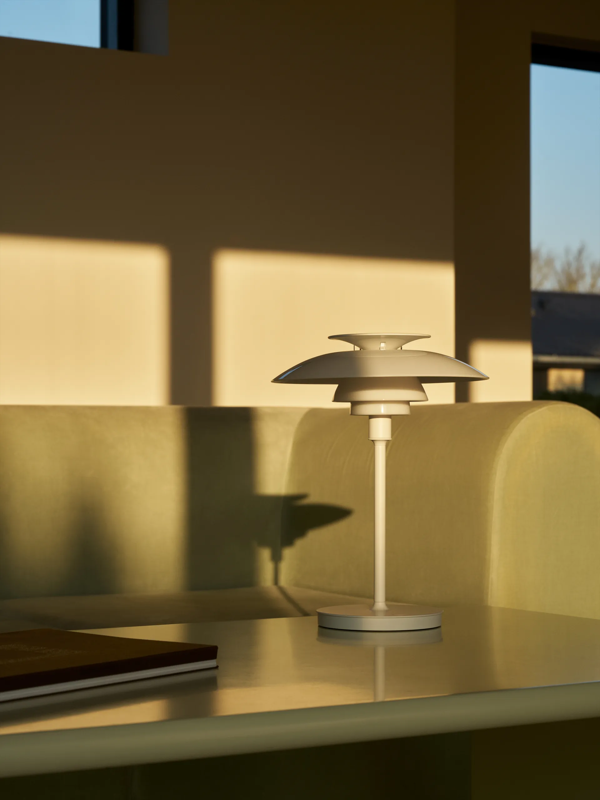 Lámpara de mesa PH 80 portátil , Opal blanco, blanco Louis Poulsen