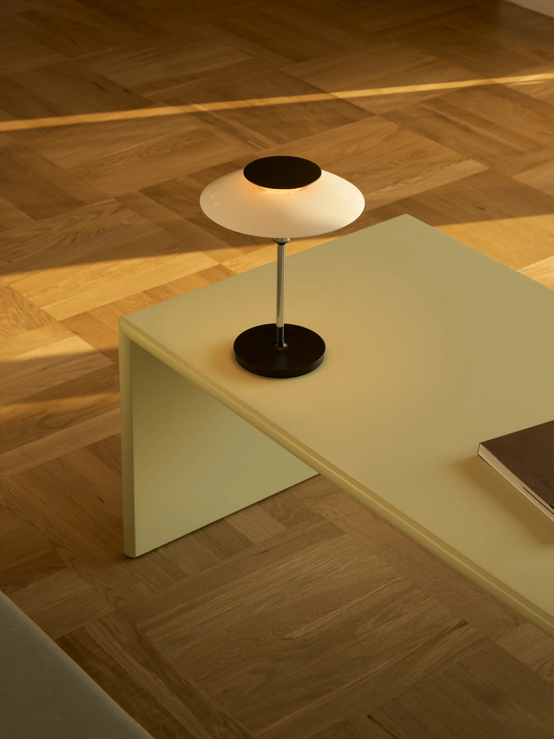 Lámpara de mesa PH 80 portátil , Opal blanco, cromado Louis Poulsen