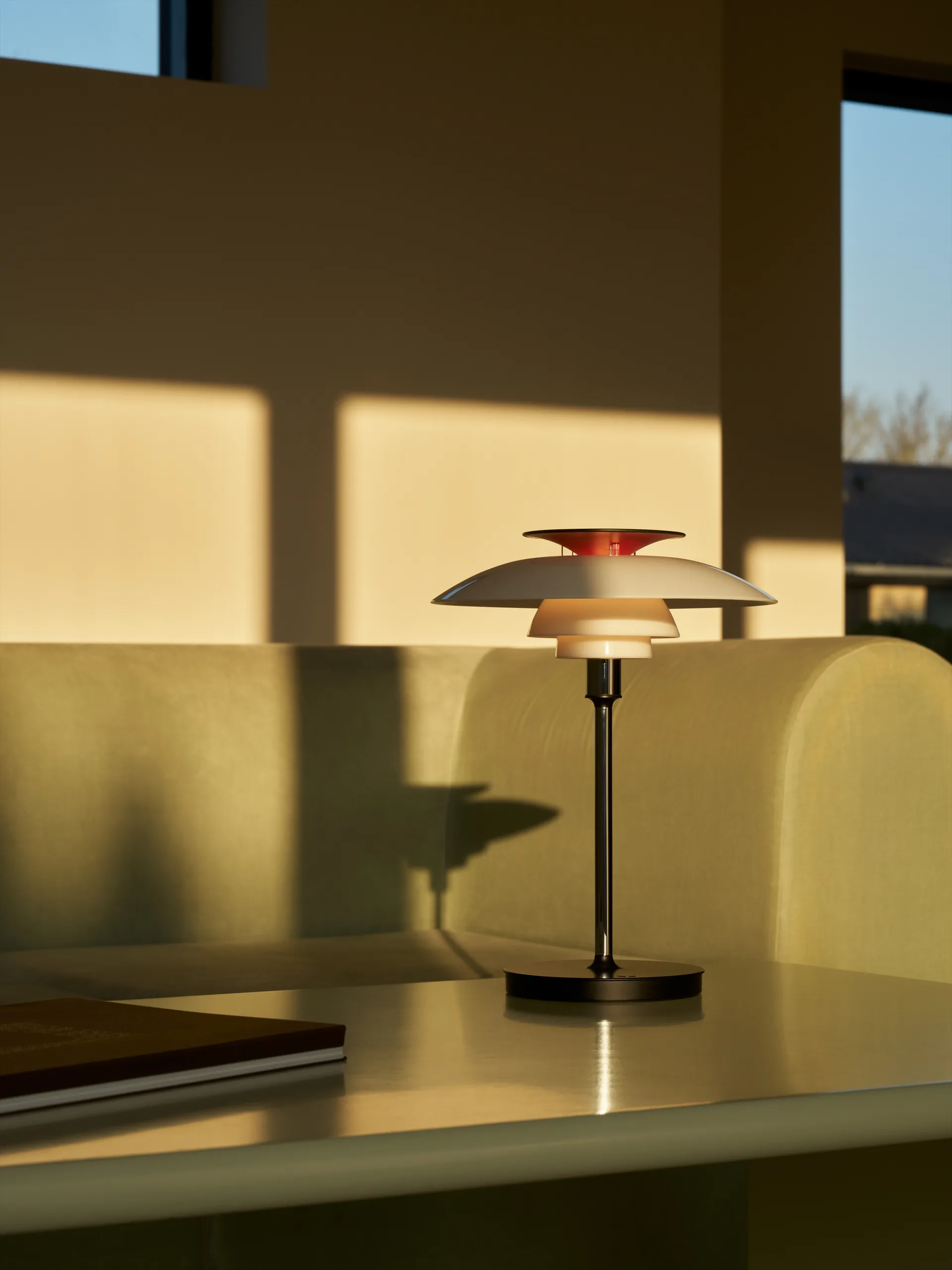 Lámpara de mesa PH 80 portátil , Opal blanco, cromado Louis Poulsen