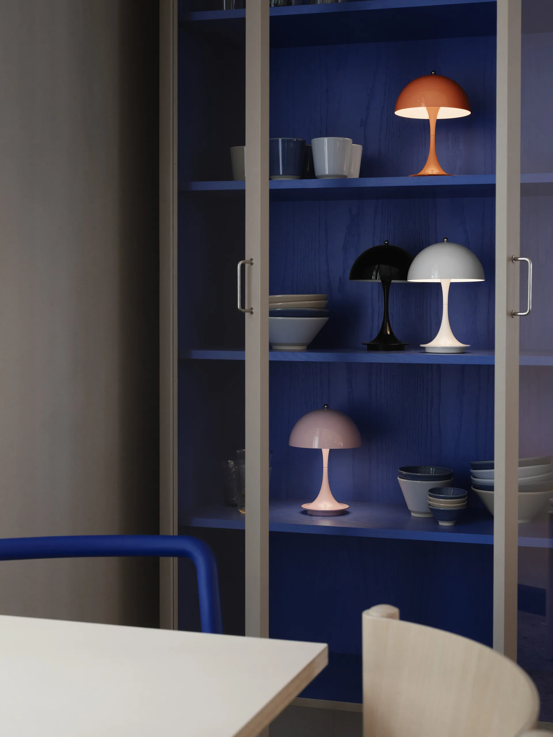 Lámpara de mesa portátil Panthella 160 de metal, Naranja Louis Poulsen