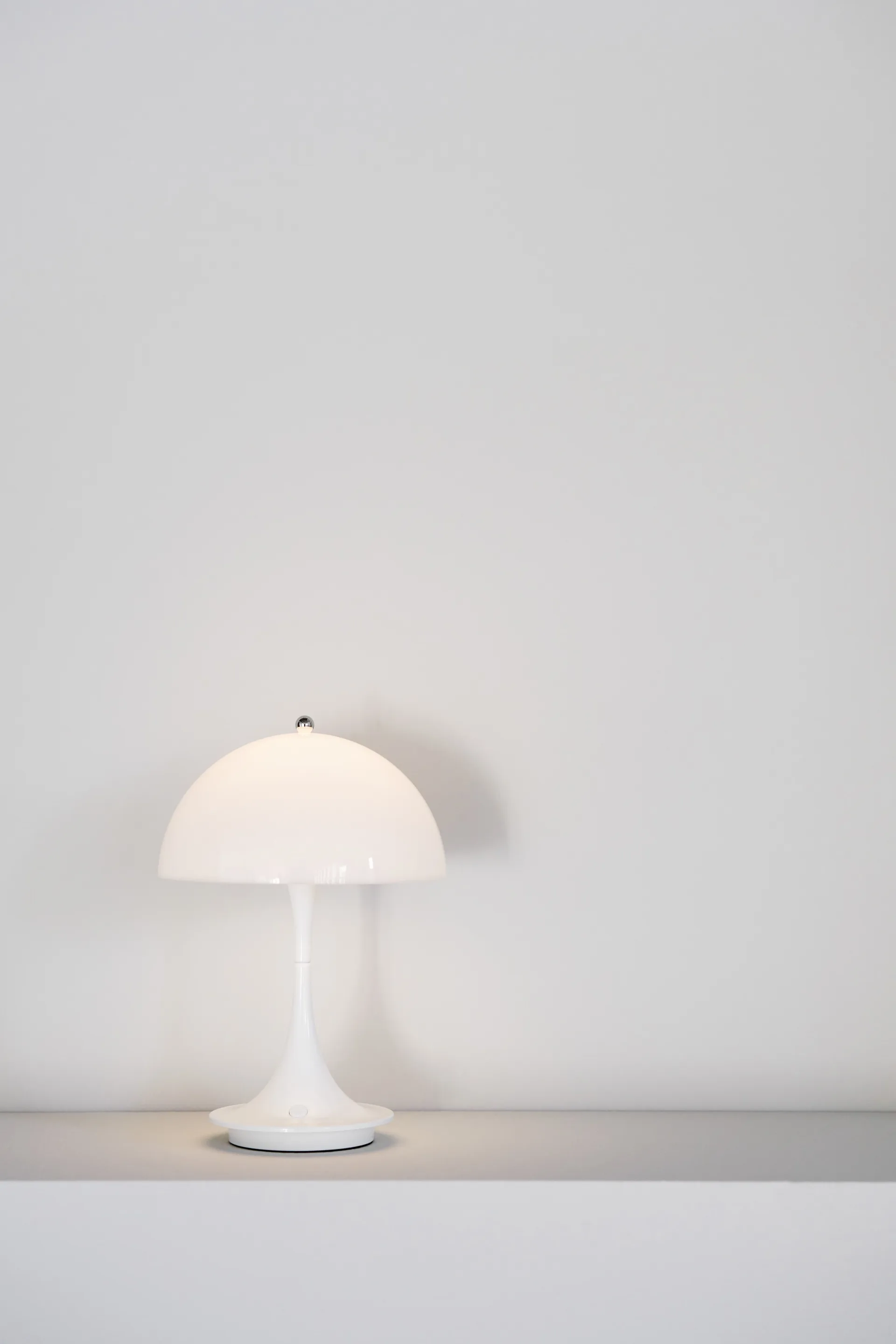 Lámpara de mesa portátil Panthella 160, Vidrio opalino Louis Poulsen