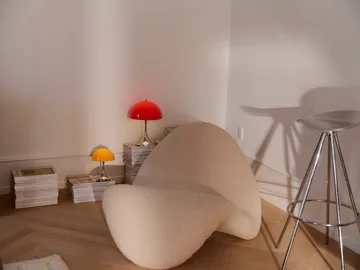 Lámpara de mesa portátil Panthella 250 V3 - Original Opal Red - Louis Poulsen