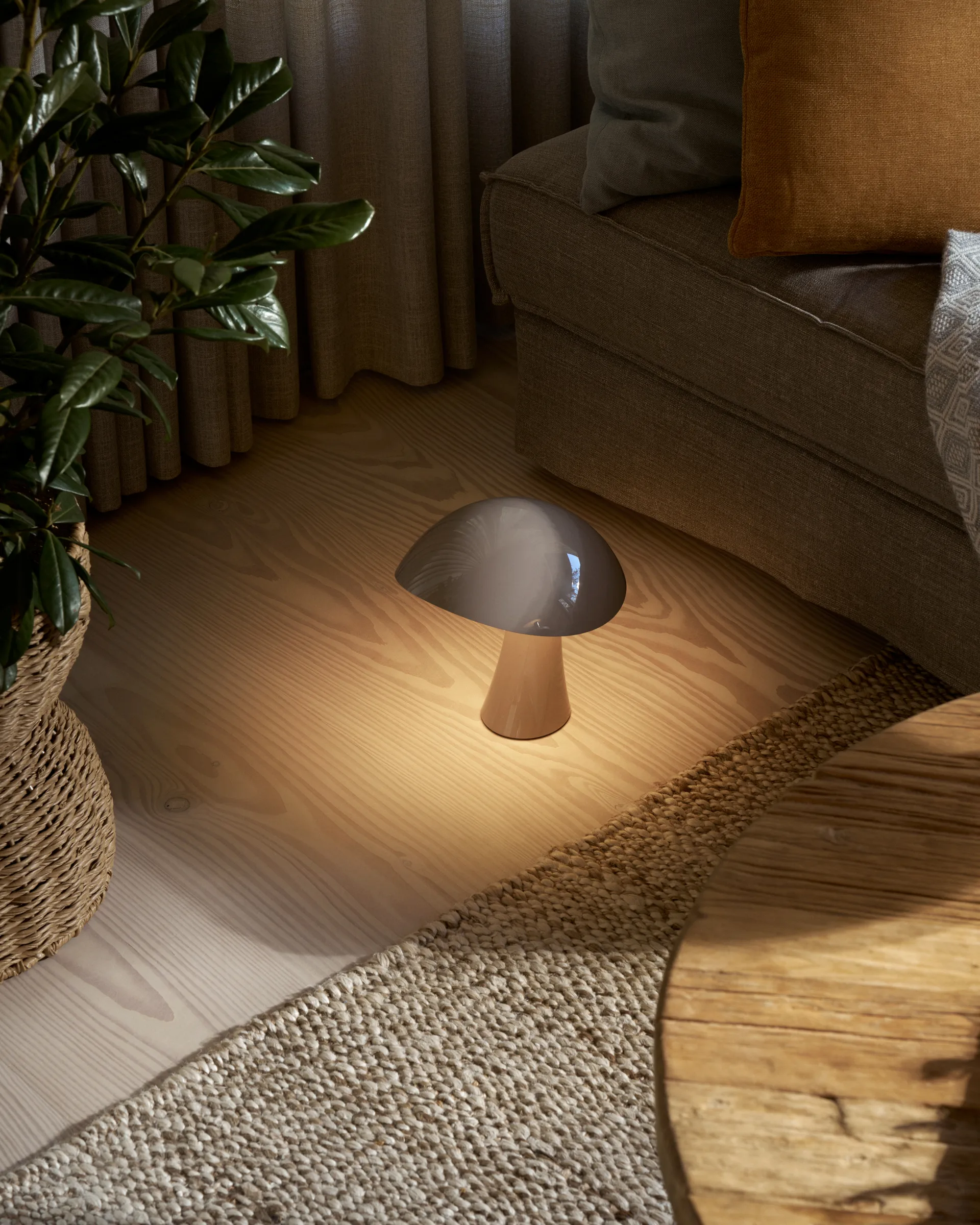 Lámpara de mesa portátil Rumee 220 , Earth Grey Louis Poulsen