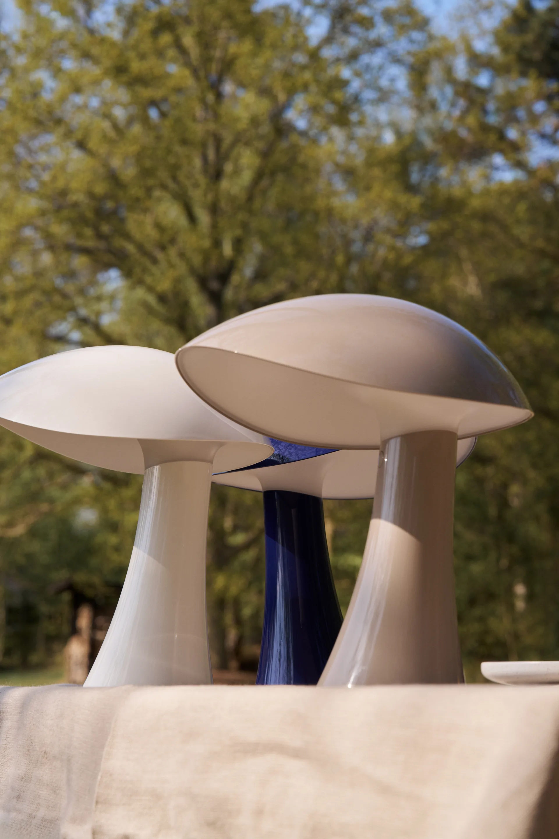 Lámpara de mesa portátil Rumee 220 , Earth Grey Louis Poulsen