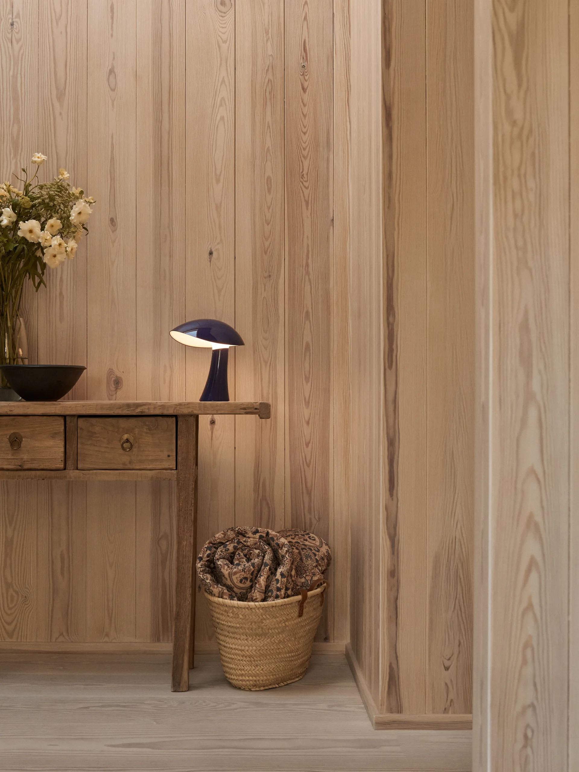 Lámpara de mesa portátil Rumee 220 , Night Blue Louis Poulsen