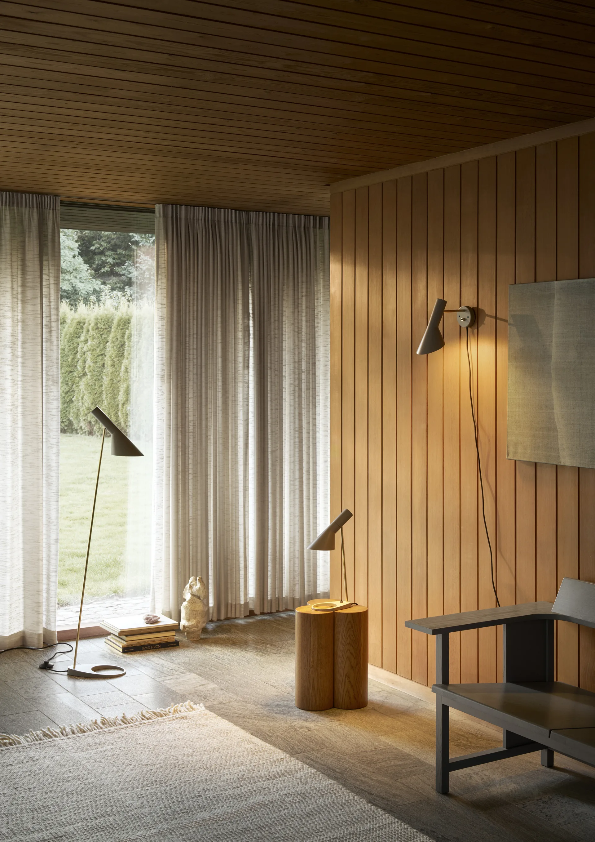 Lámpara de pared AJ, Brass-warm grey Louis Poulsen