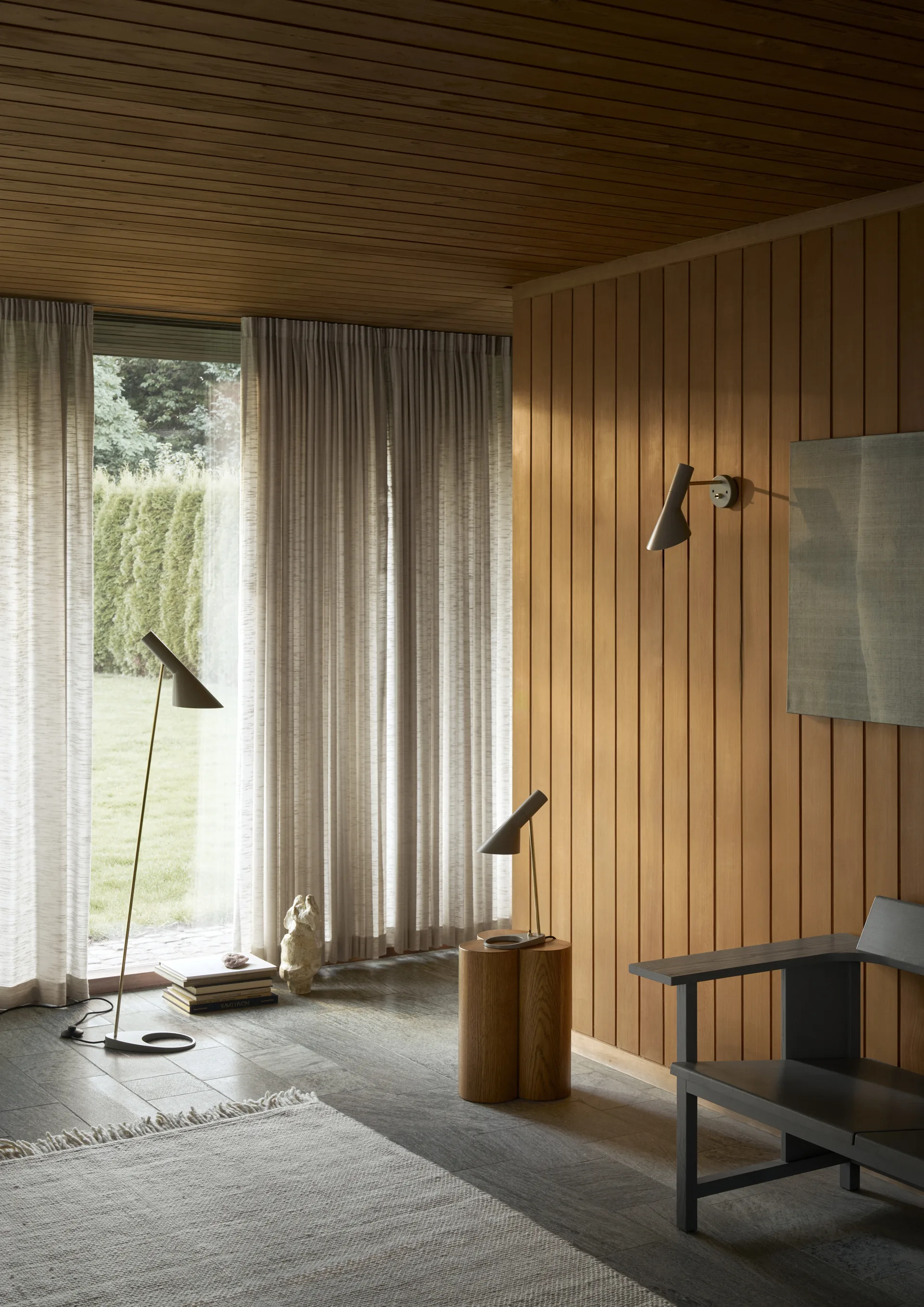 Lámpara de pared AJ instalación fija, Brass-warm grey Louis Poulsen