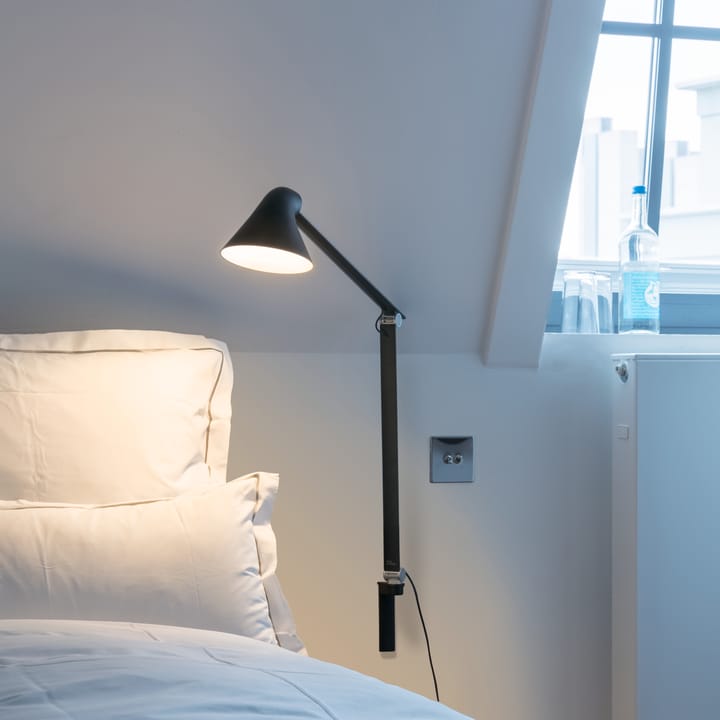 Lámpara de pared NJP brazo largo, Negro Louis Poulsen
