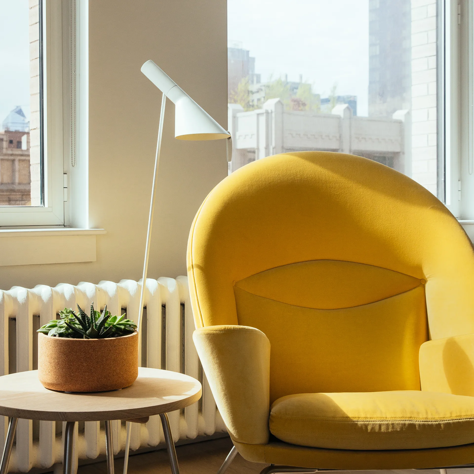 Lámpara de pie AJ, Blanco Louis Poulsen