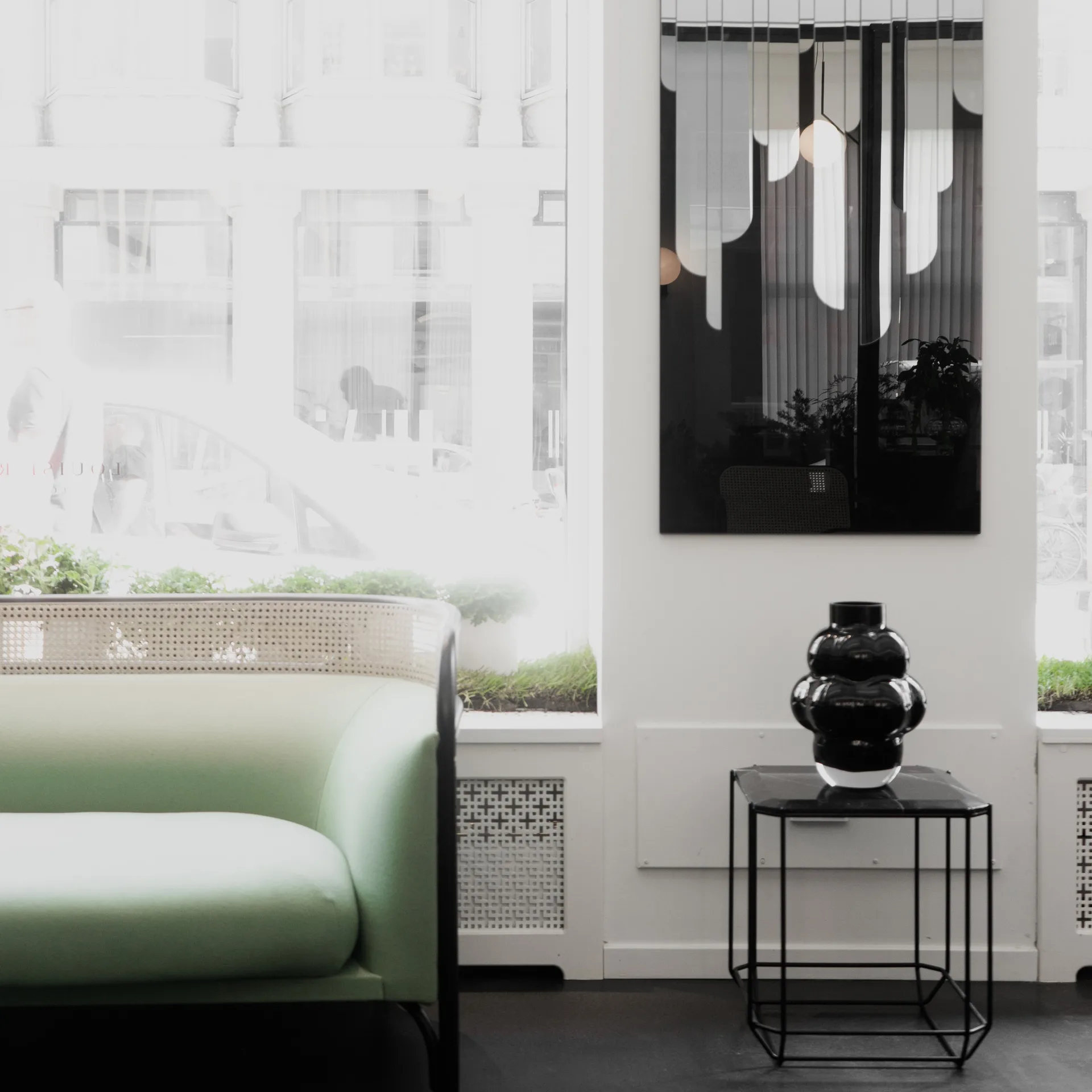 Jarrón 04 Balloon 32 cm, negro Louise Roe