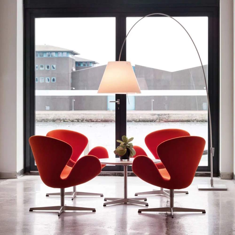 Lámpara de pie Lady Costanza D13E d, Pantalla blanca, base de aluminio Luceplan