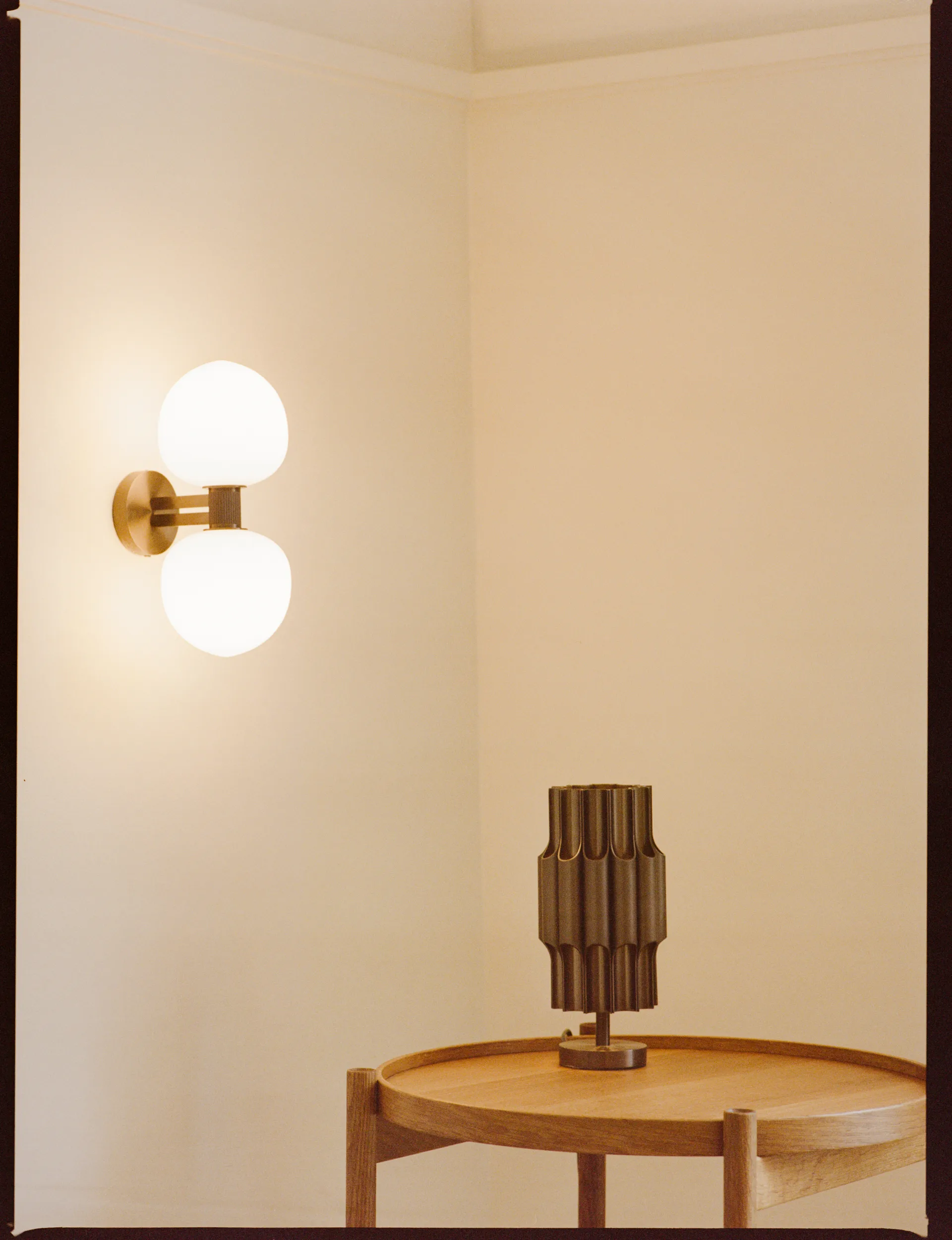 Lámpara de mesa Pan 120, Bronce LYFA