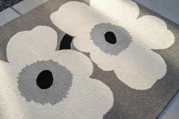 Alfombra Unikko anniversary outdoor - Grey, 250x350 cm - Marimekko