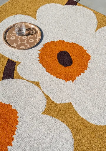 Alfombra Unikko anniversary outdoor - Honey, 140x200 cm - Marimekko