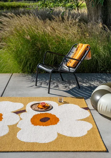 Alfombra Unikko anniversary outdoor - Honey, 140x200 cm - Marimekko