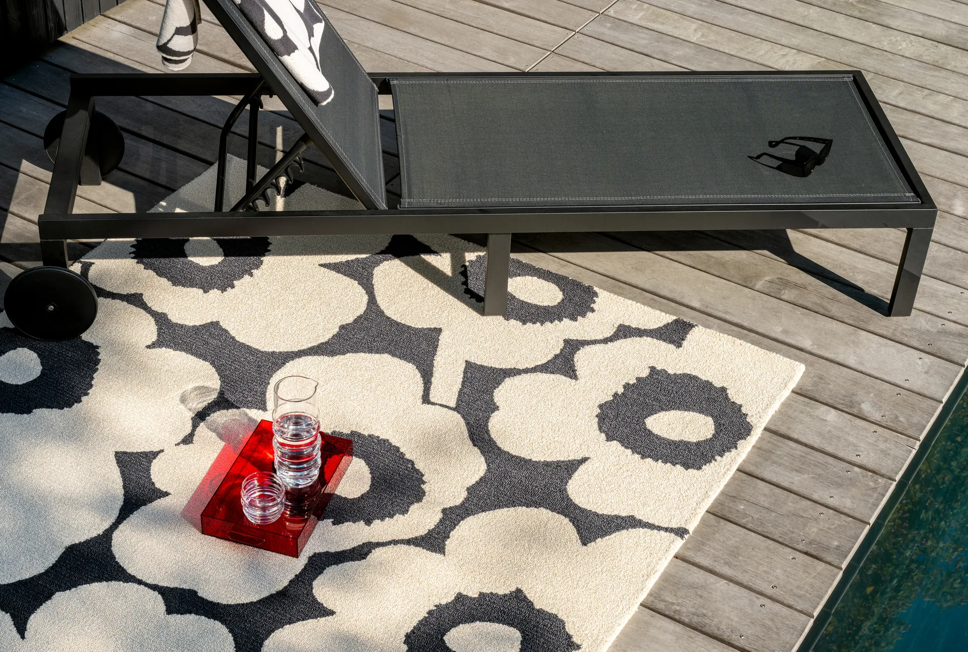 Alfombra Unikko outdoor, Charcoal-white, 140x200 cm Marimekko