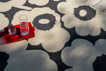Alfombra Unikko outdoor - Charcoal-white, 250x350 cm - Marimekko