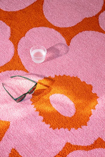 Alfombra Unikko outdoor - Pink-orange, 250x350 cm - Marimekko